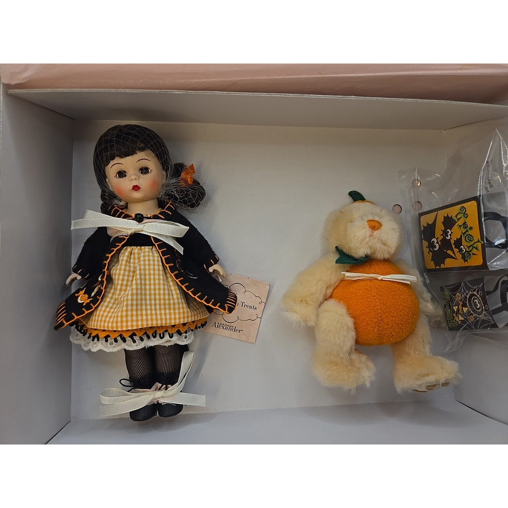 NIB Madame Alexander 8" Doll & Bear * Halloween Treats * 38590 Org Box/tags NRFB